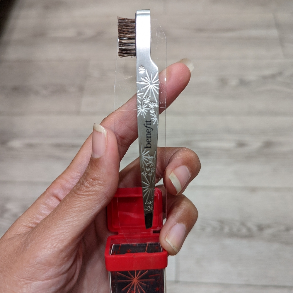 BNIB Benefit grooming Tweezer and Brush